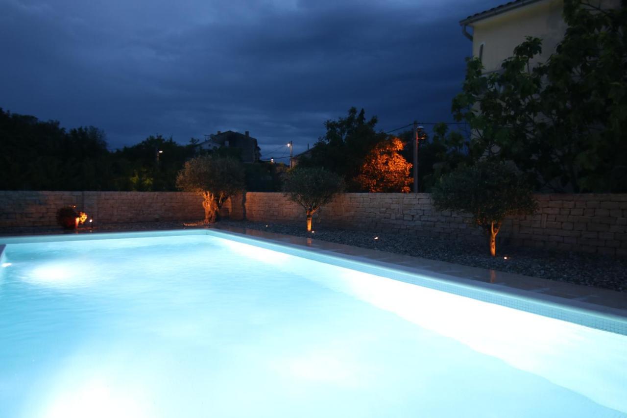 Villa Caprice - Krk Milohnici Exterior photo