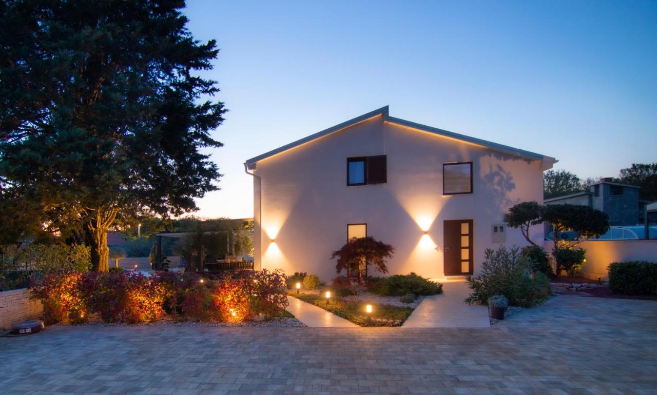 Villa Caprice - Krk Milohnici Exterior photo
